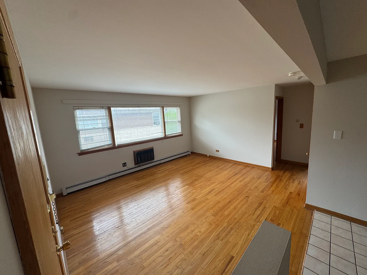 320 Beach Ave — Photo 4