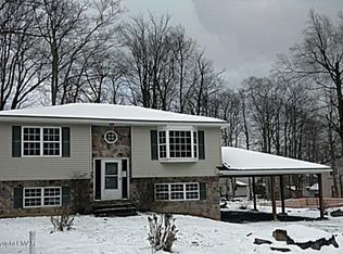 7179 Mountain Dr, Tobyhanna, PA