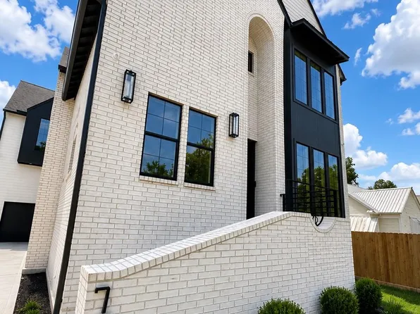 705 Walton St, Houston, TX 77009