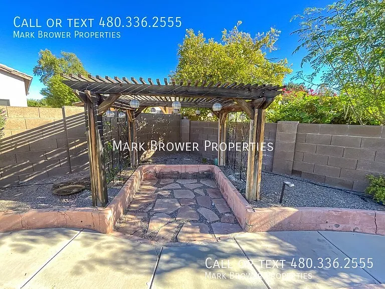 1302 E Elgin Pl — Photo 43
