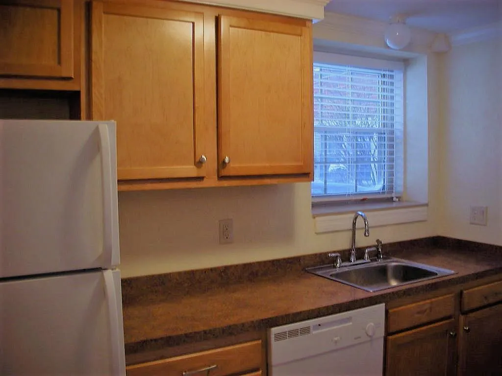 451 Bernhardt Dr — Photo 2