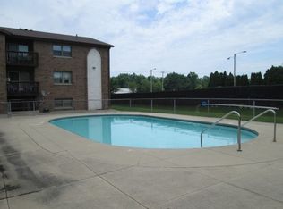 1161 Gillingham Rd #B3, Neenah, WI 54956