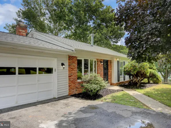 321 Quail Dr, Sykesville, MD 21784