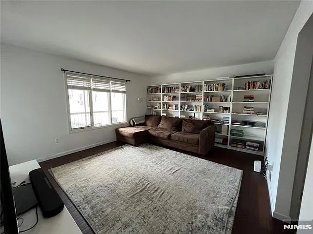 92 Mozart St — Photo 2