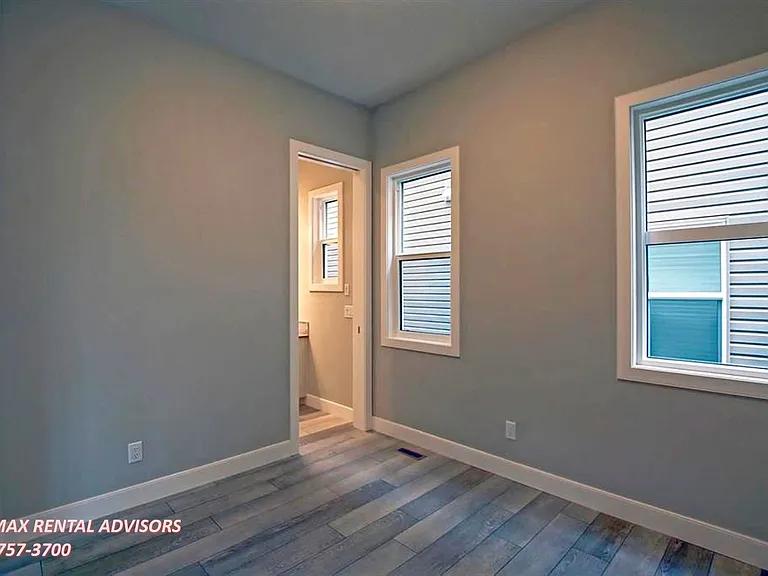 143 Lucas Ter NW #UPPER — Photo 15