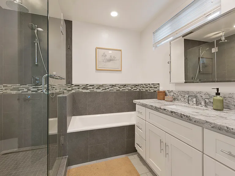 12803 Bloomfield St #2 — Photo 23