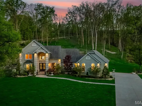 5512 Elk Valley Estates Dr, Saint Louis, MO 63128