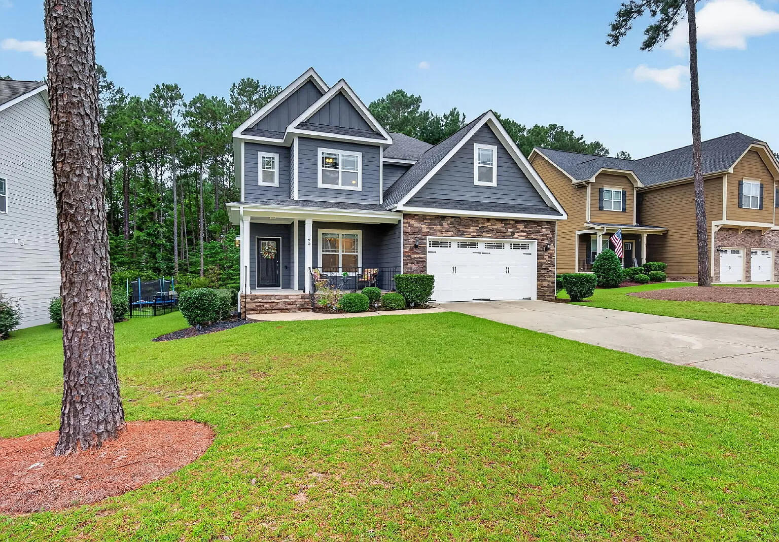 4 bed, 2.5 bath, 2840 sqft, $2,300 — Photo 4