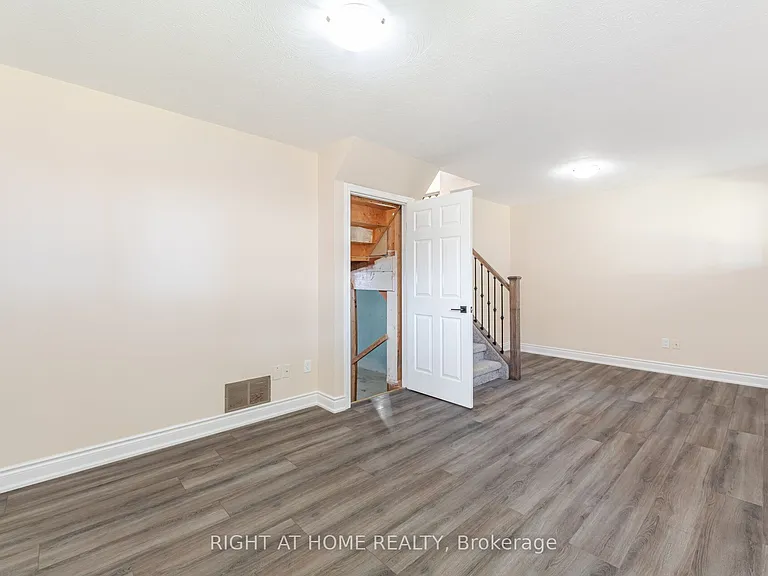 50 Albemarle St — Photo 29