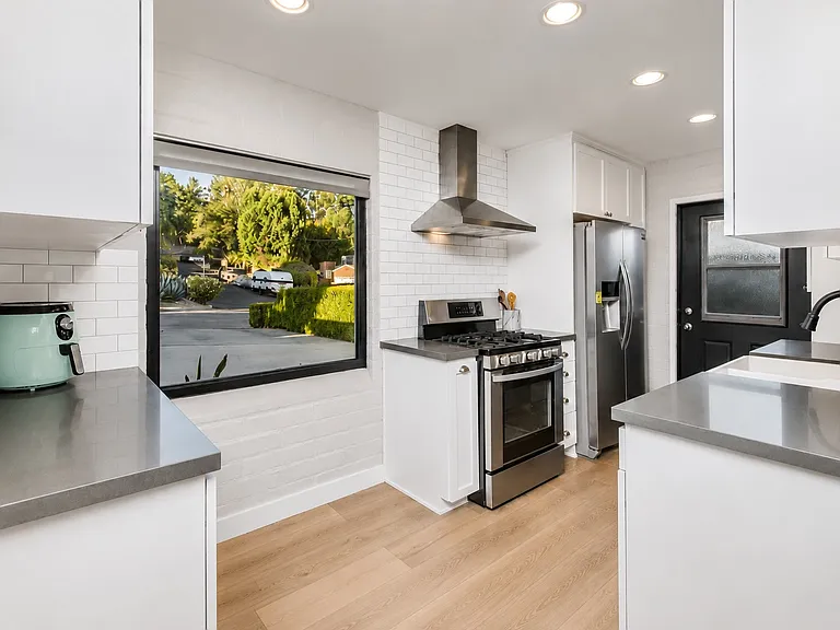 22262 Buena Ventura St — Photo 6