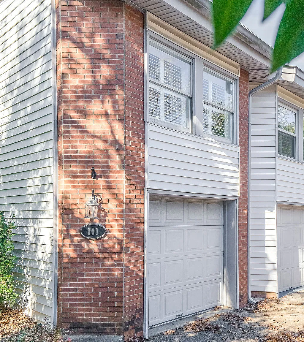 3 bed, 2114 sqft, $3,000 — Photo 2
