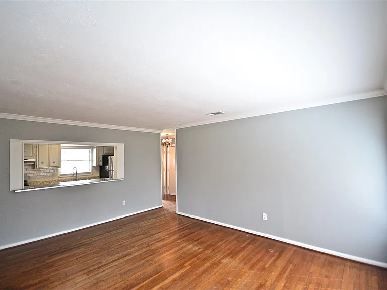 5237 Maple St — Photo 6