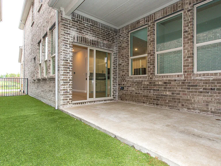 7504 Palisades Dr — Photo 13
