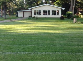 N4310 Beach Dr, Cambridge, WI 53523