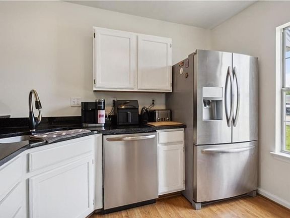 2nd image of 1246 Woods Way