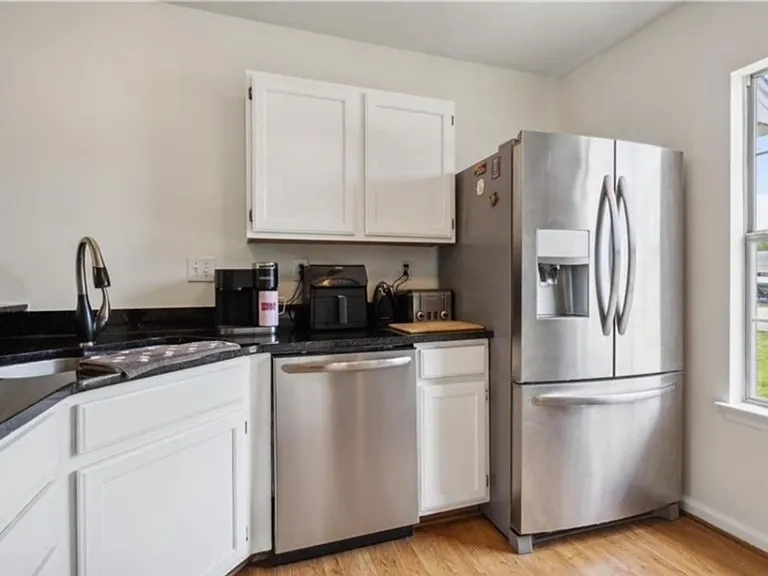 1246 Woods Way — Photo 3