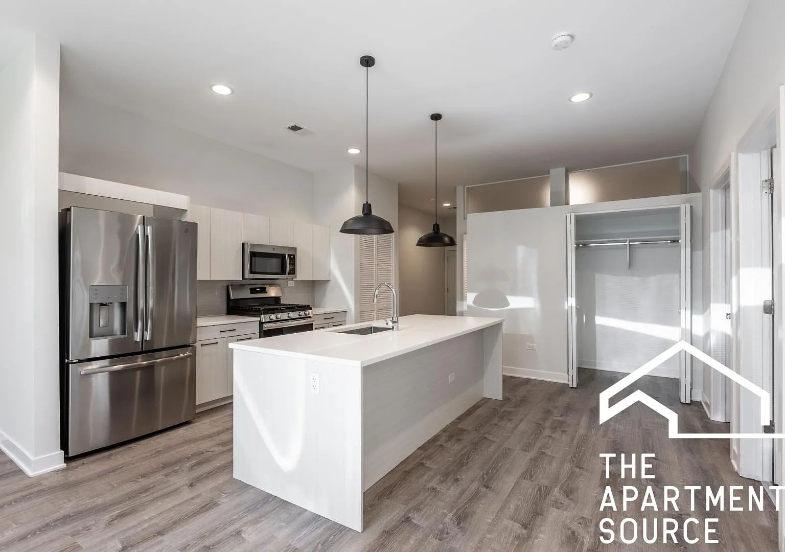 2247 West Lawrence Avenue #2 — Photo 3