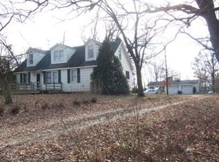 709 W Division Rd, Demotte, IN 46310