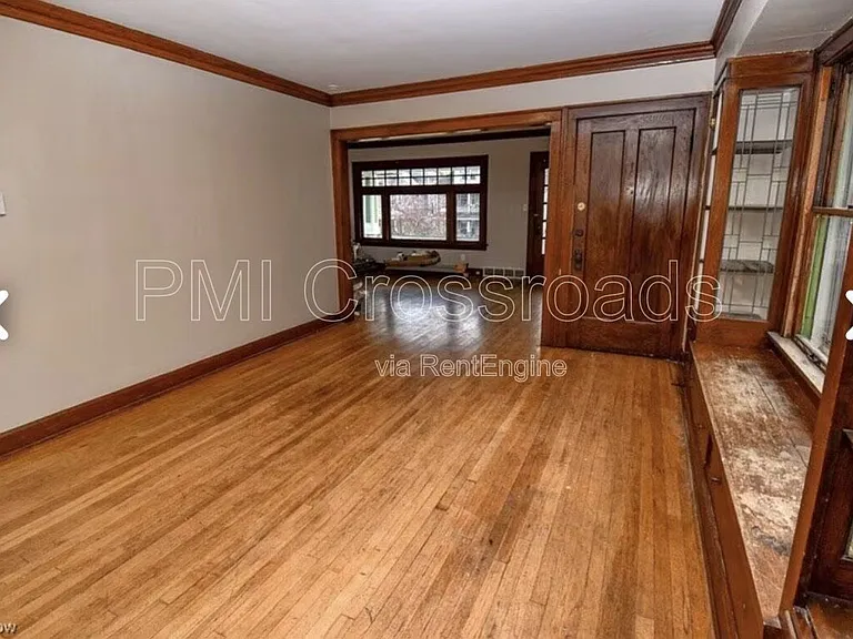 10208 Adelaide Ave — Photo 9