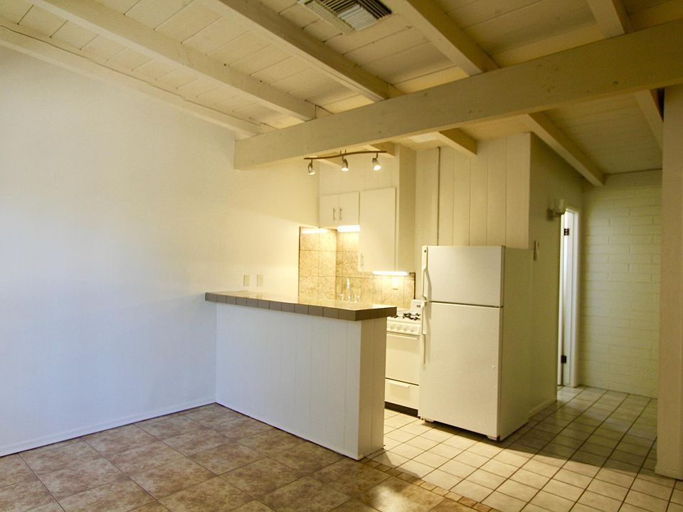 Studio room facing south