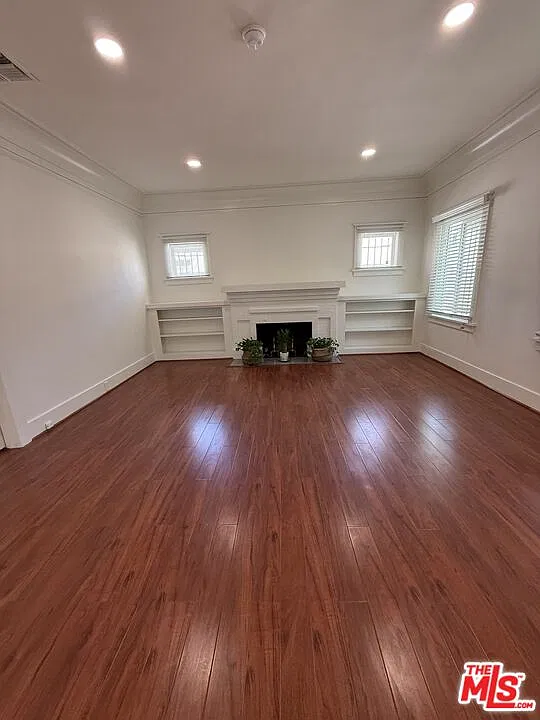 4 bed, 3.0 bath, 2052 sqft, $7,200 — Photo 4