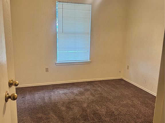 5th image of 2110 Sandstone Dr