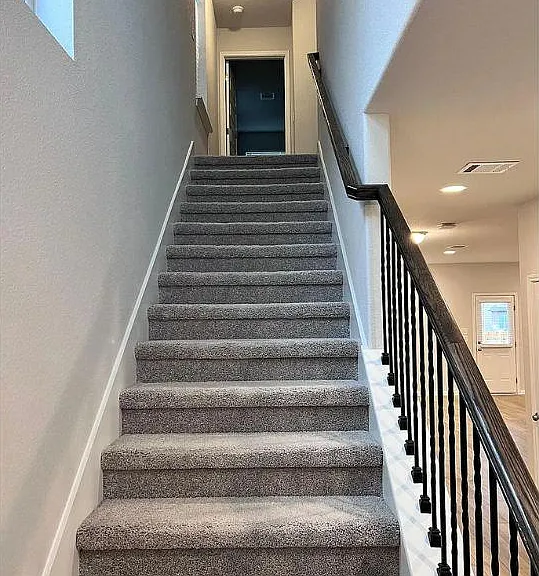 320 Rend Dr — Photo 5
