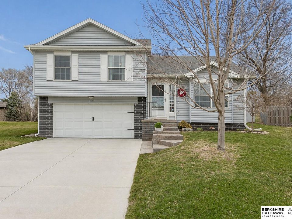 1st image of 6213 N 79th Cir