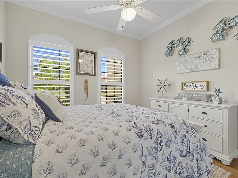 9475 Isla Bella Cir — Photo 23