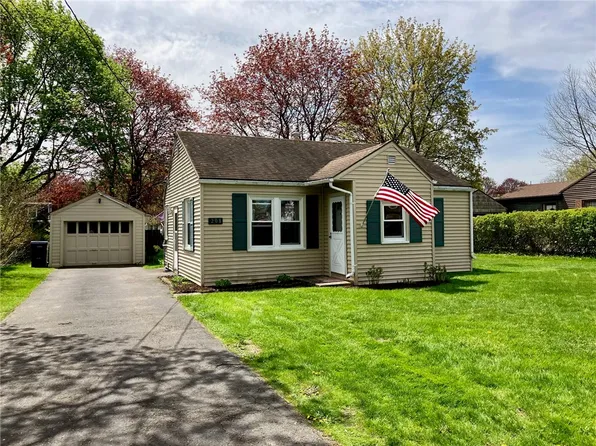208 Alan St, Newark, NY 14513