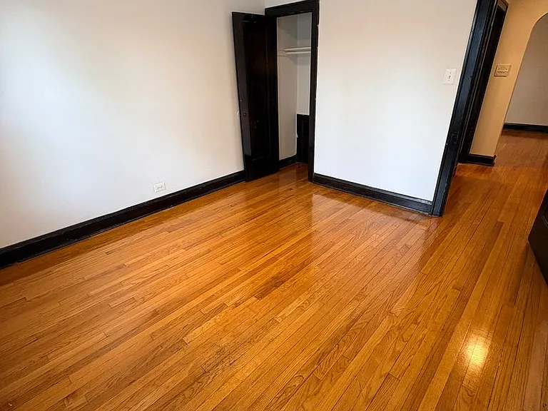 916 N Menard Ave — Photo 10