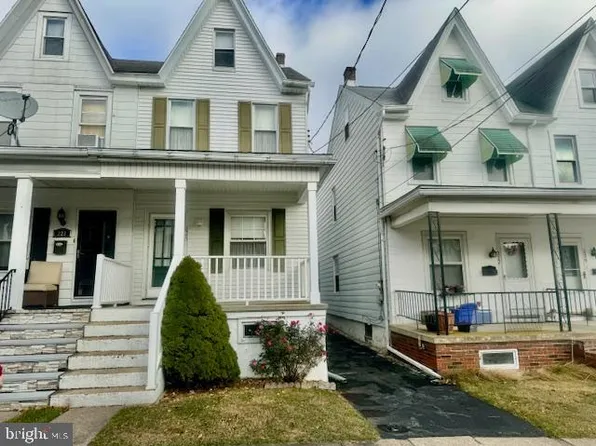 225 S 2nd St, Frackville, PA 17931