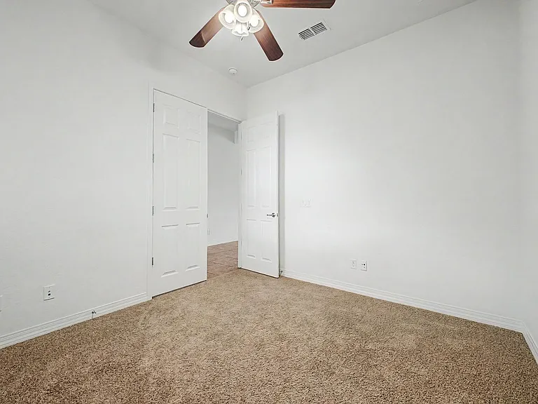 1133 E Buckingham Ave — Photo 19