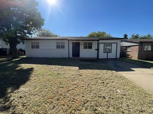 2813 N Nottingham Way, Moore, OK 73160