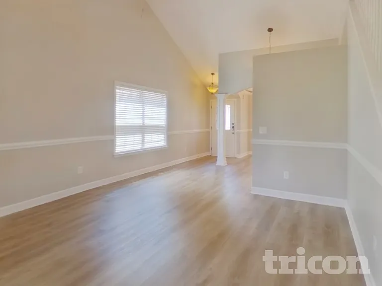 213 Dellwood Dr — Photo 4