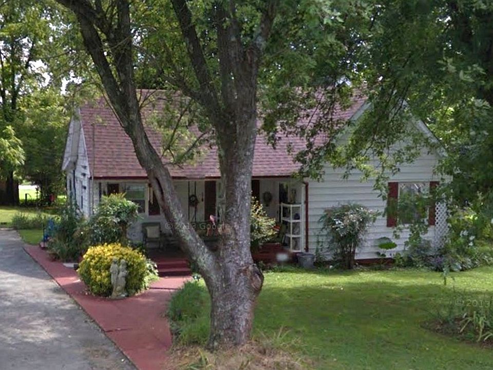 119 Moffitt St