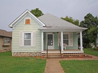 1013 Olive St, Carthage, MO 64836