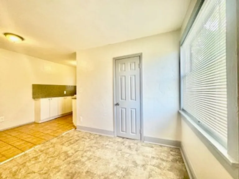5130 NW 8th Ave #A-B — Photo 8