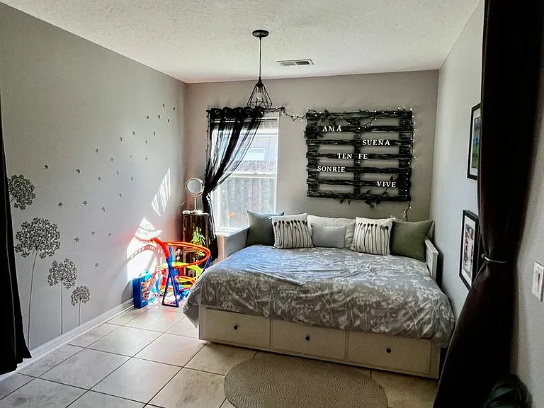 125 Walnut Way — Photo 12