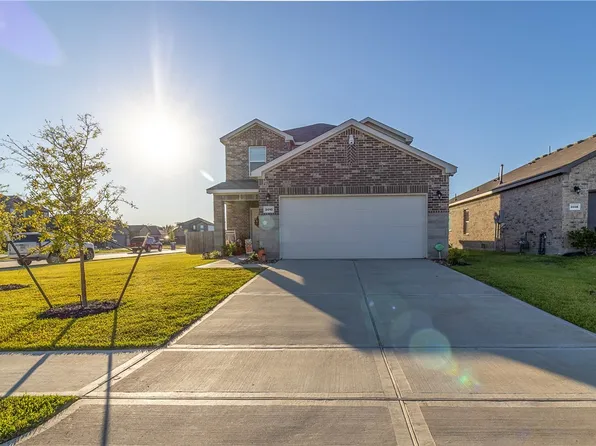 2010 Spyglass Dr, Navasota, TX 77868
