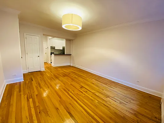 Rented by Metropolis Real Estate of Manhattan | media 14