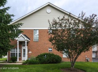 2 Astoria Ct, Elmhurst, IL 60126