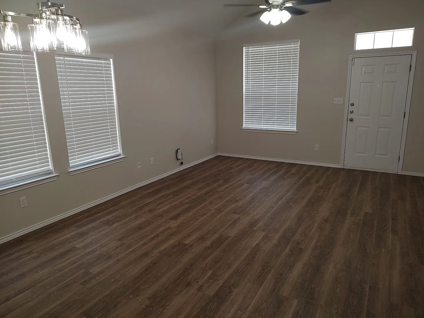 Cute duplex in HOA managed subdivision in Round Rock, close to Dell & 130. — Photo 4