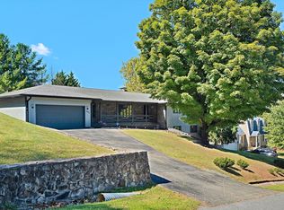 302 Chestnut St, Pearisburg, VA 24134