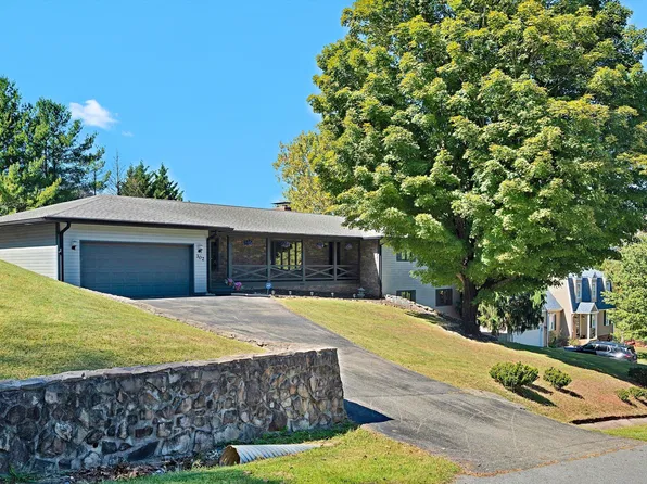 302 Chestnut St, Pearisburg, VA 24134