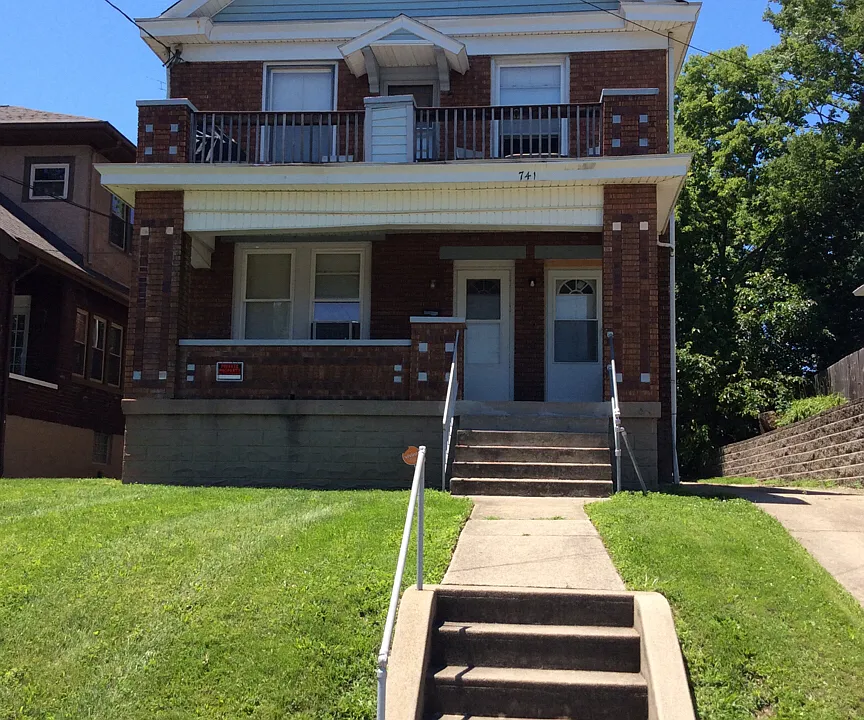 Building Photo 3
