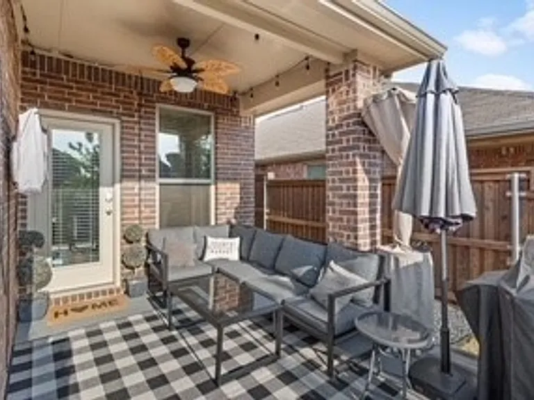 1420 Alamandine Ave — Photo 14