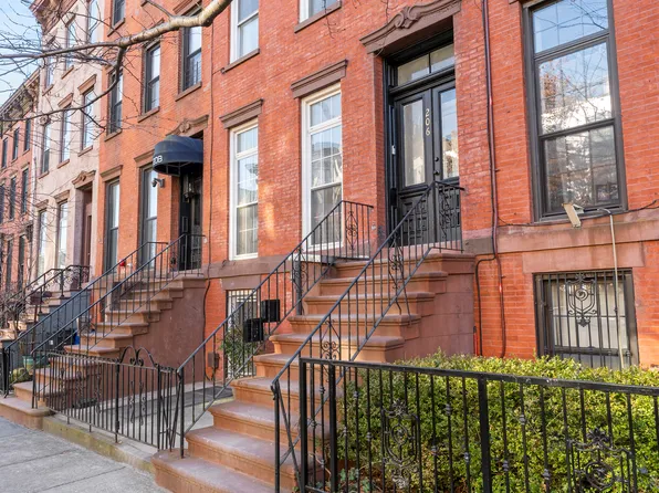 206 Quincy Street image 1 of 7