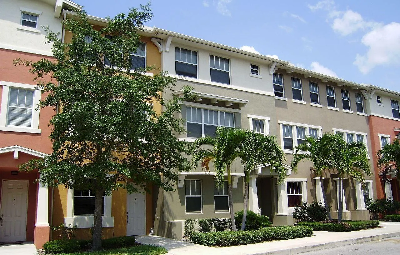 2 bed, 2.5 bath, 1448 sqft, $2,600 — Photo 1