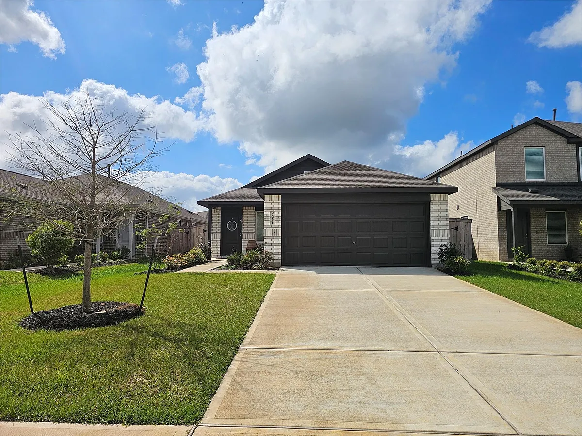 Building Photo - 28751 Texas Plains Dr